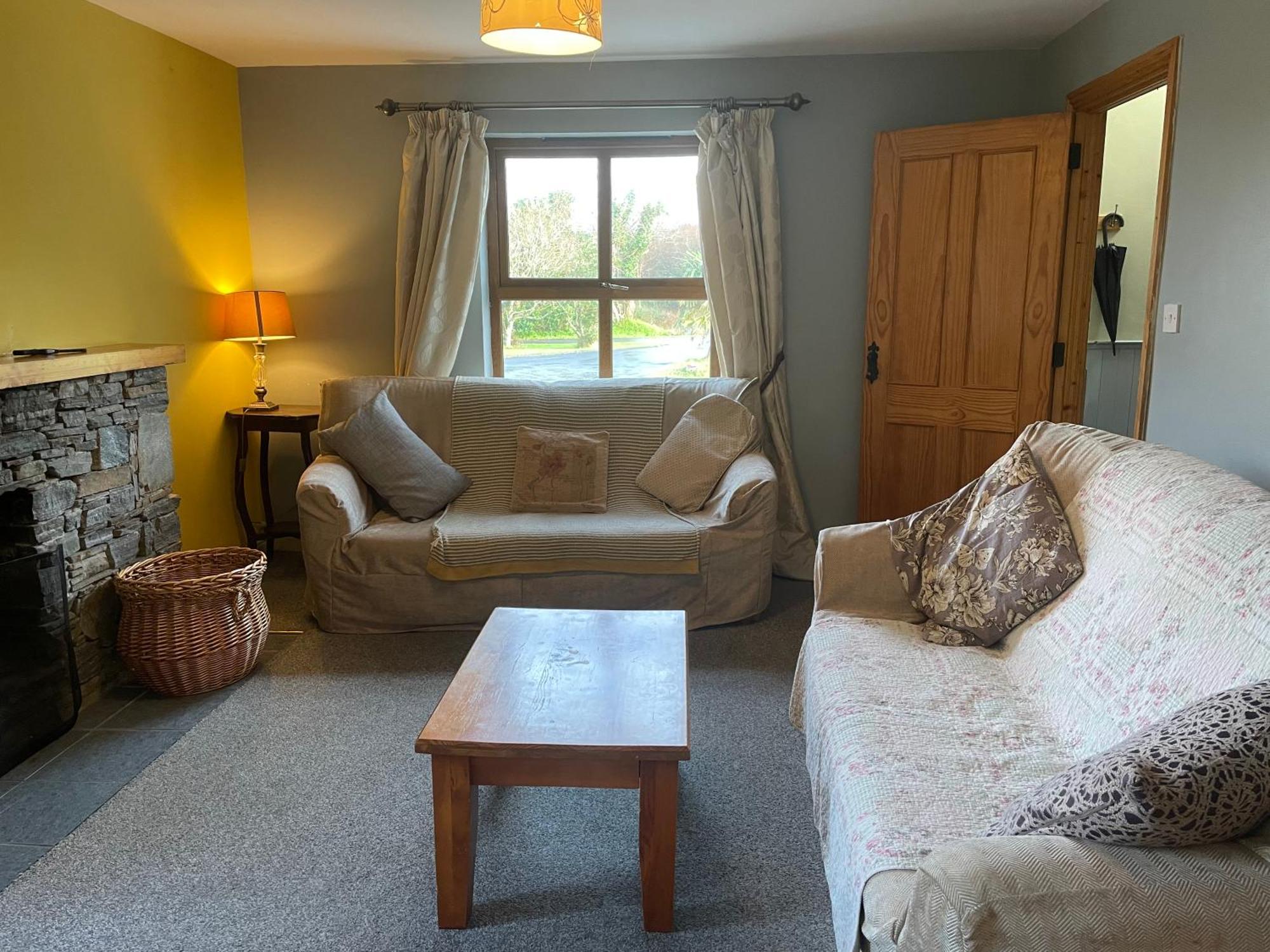 Letterfrack Mountain Farm Cottage On Farm In Village Centre 外观 照片